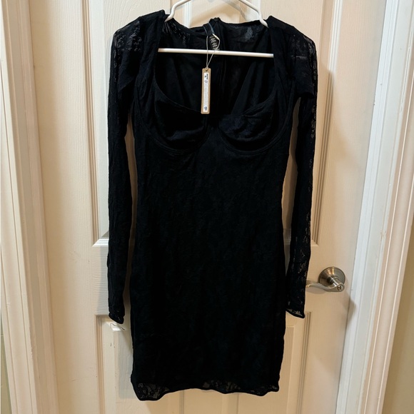 Skims Stretch Lace Lined Long
Sleeve Underwire Dress - Picture 4 of 10